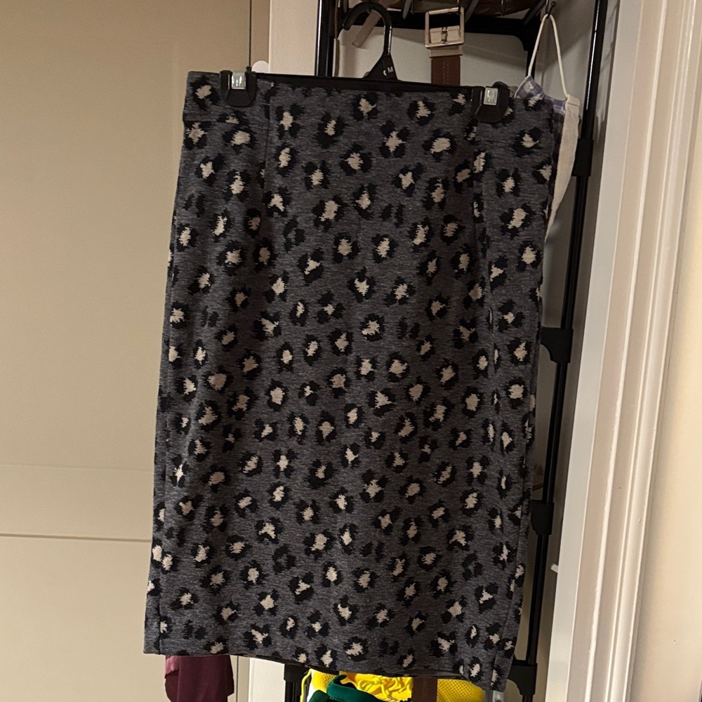LOFT Charcoal Animal Print Pencil Skirt